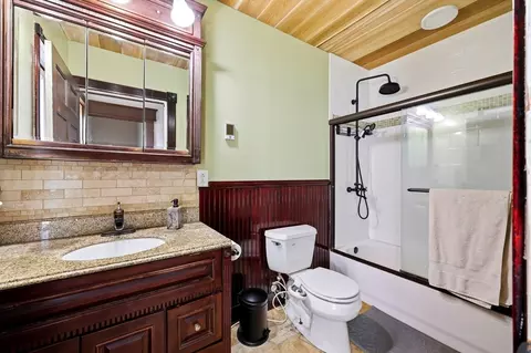 Bath - 151 Bowdoin St, Springfield, MA 01109 photo 2 of 3