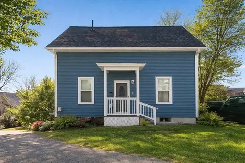 5 Ripley Pl, Worcester, MA 01610