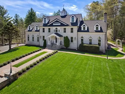 Exterior - 175 Pleasant St, Upton, MA 01568 photo 3 of 4