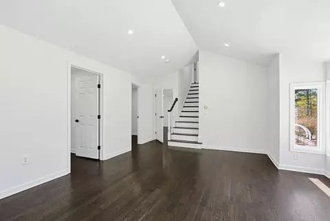 Living - 175 Pleasant St, Upton, MA 01568 photo 7 of 7
