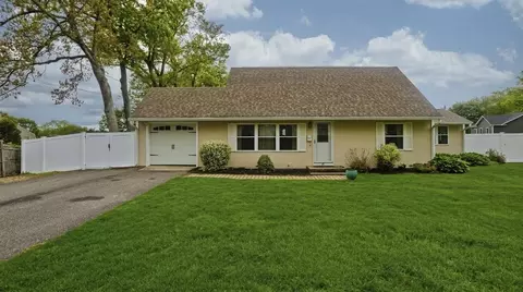 22 Audley Rd, Springfield, MA 01118