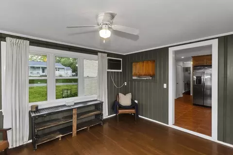 Entry Way - 22 Audley Rd, Springfield, MA 01118 photo 3 of 4