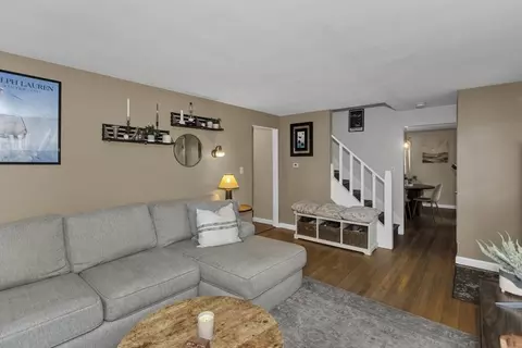 Entry Way - 22 Audley Rd, Springfield, MA 01118 photo 1 of 4