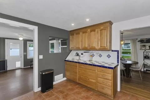 Entry Way - 22 Audley Rd, Springfield, MA 01118 photo 2 of 4