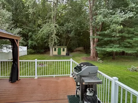 Exterior - 20 Pinevale Ave, Reading, MA 01867 photo 3 of 4