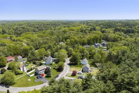 View/Area - 4 Brookside Dr, Douglas, MA 01516 photo 4 of 5