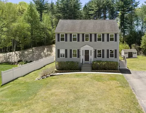 4 Brookside Dr, Douglas, MA 01516