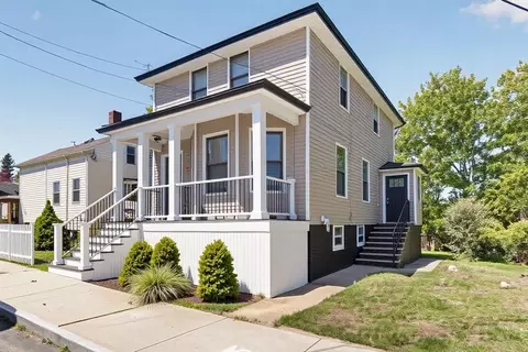 4 Norwell St, Dartmouth, MA 02748