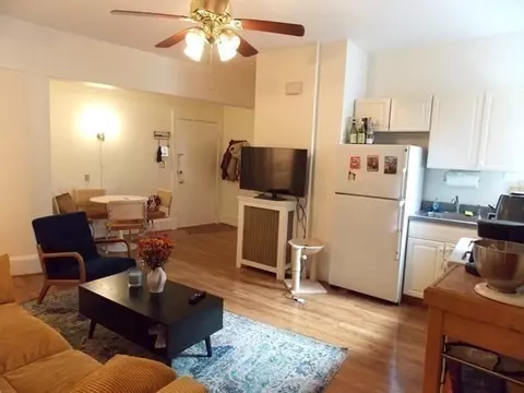 514 Harvard St #2D, Brookline, MA 02446