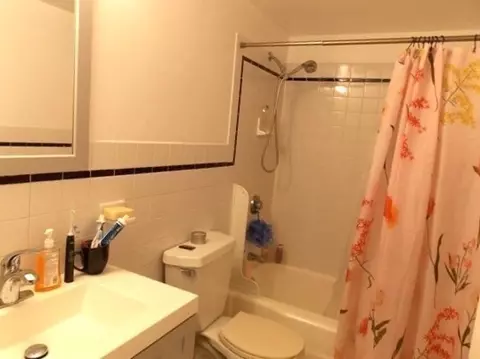 Bath - 514 Harvard St #2D, Brookline, MA 02446 photo 1 of 1