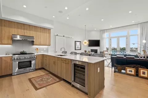 Kitchen - 10 Shipyard Dr #511, Hingham, MA 02043 photo 1 of 4