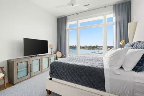 Bedroom - 10 Shipyard Dr #511, Hingham, MA 02043 photo 1 of 1