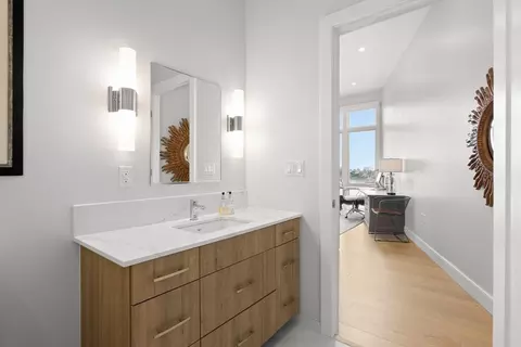 Bath - 10 Shipyard Dr #511, Hingham, MA 02043 photo 3 of 4