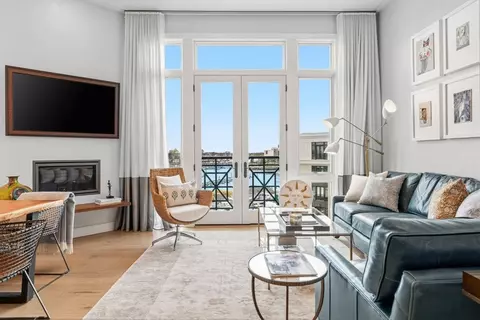 10 Shipyard Dr #511, Hingham, MA 02043