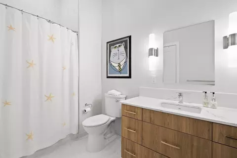 Bath - 10 Shipyard Dr #511, Hingham, MA 02043 photo 2 of 4
