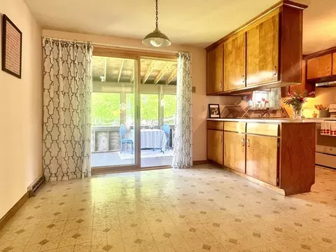 194 Brookside Cir, Northampton, MA 01062 photo 13