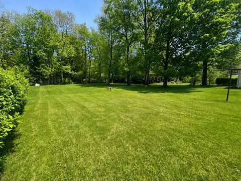 194 Brookside Cir, Northampton, MA 01062 photo 31