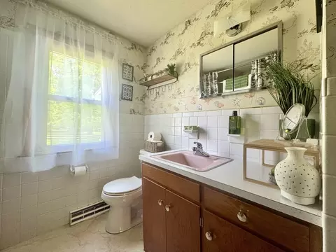 194 Brookside Cir, Northampton, MA 01062 photo 16