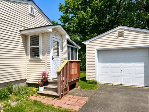 194 Brookside Cir, Northampton, MA 01062 photo 35