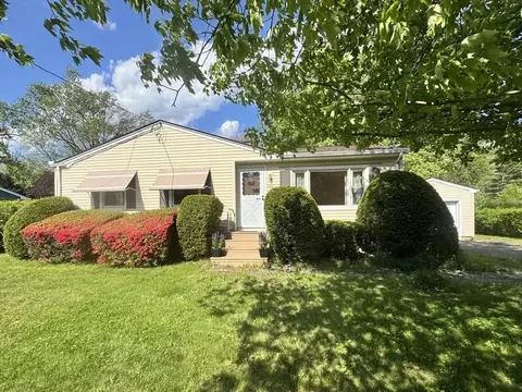 194 Brookside Cir, Northampton, MA 01062