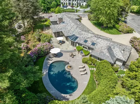 View/Area - 9 Singletree Rd, Brookline, MA 02467 photo 1 of 1