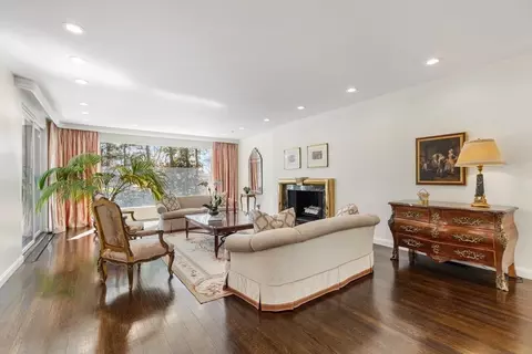 Living - 9 Singletree Rd, Brookline, MA 02467 photo 1 of 5
