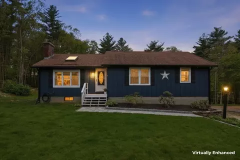 39 Arch St, Douglas, MA 01516