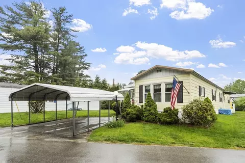 27 Lisa Cir, Merrimac, MA 01860