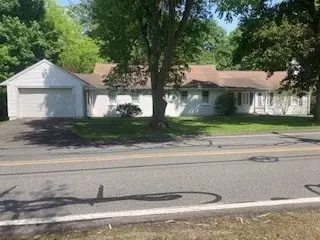 1006 S East St, Amherst, MA 01002