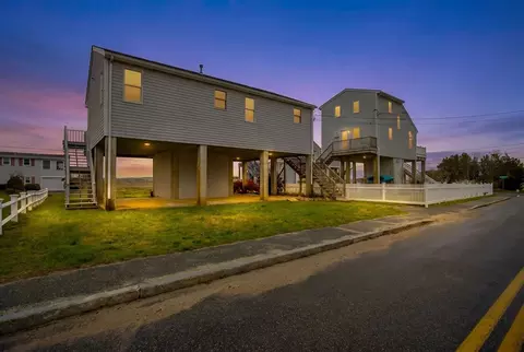 192 Swifts Beach Rd, Wareham, MA 02571