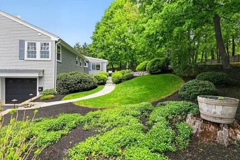 10 Autumn Cir, Hingham, MA 02043 photo 28