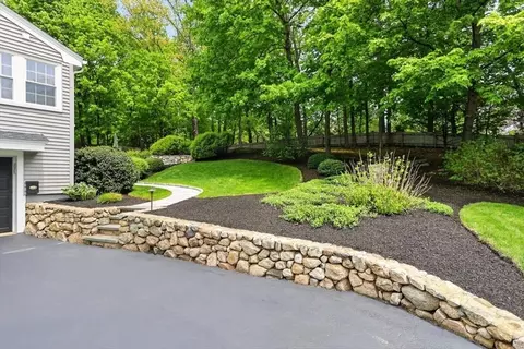 10 Autumn Cir, Hingham, MA 02043 photo 27