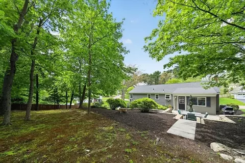 10 Autumn Cir, Hingham, MA 02043 photo 32
