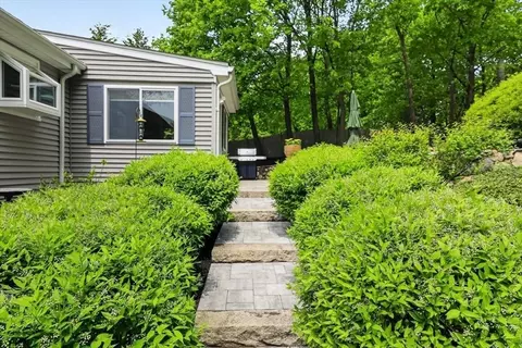 10 Autumn Cir, Hingham, MA 02043 photo 29