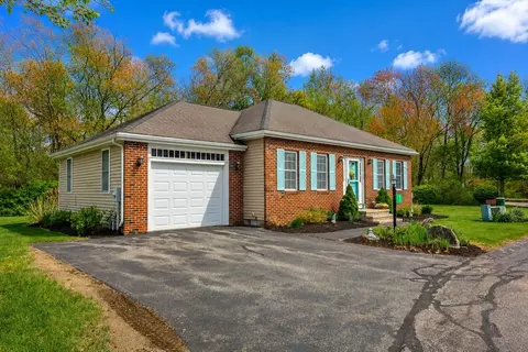11 Woods Edge #11, Lakeville, MA 02347