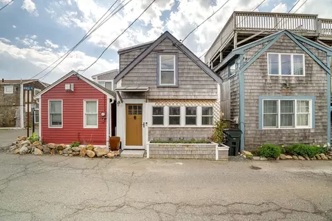 4 Middle Rd, Rockport, MA 01966