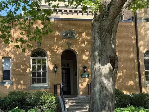 60 E Glen Rd #306, Brookline, MA 02445