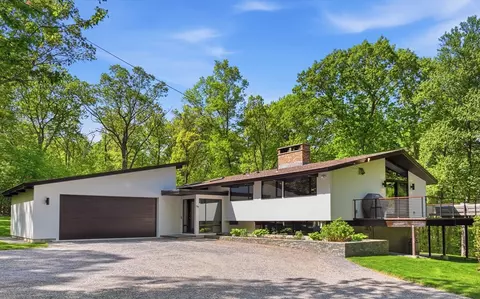 59 Prospect St, Sherborn, MA 01770