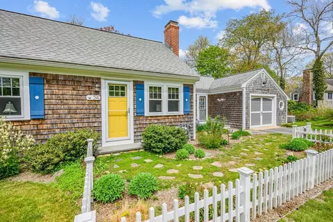 24 Acorn Dr, Barnstable, MA 02668 photo 2