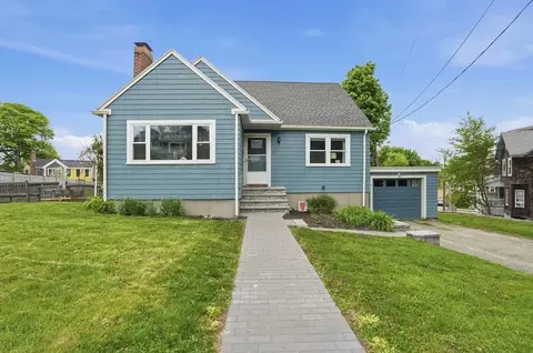 10 Newton St, Hull, MA 02045