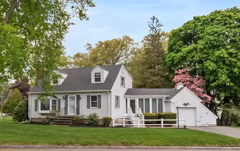 6 Alden Ln, Winchester, MA 01890