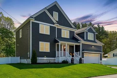 8 Edgewood Rd, Middleton, MA 01949