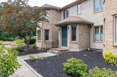 108 Norton Ave #4, Easton, MA 02375