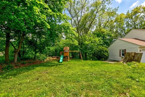 Exterior - 48 Westview Rd, Worcester, MA 01602 photo 10 of 11