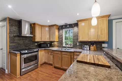 Kitchen - 48 Westview Rd, Worcester, MA 01602 photo 4 of 8