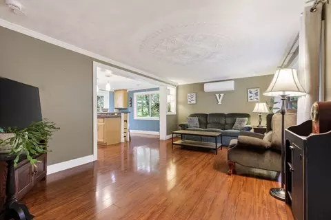 Living - 48 Westview Rd, Worcester, MA 01602 photo 2 of 2