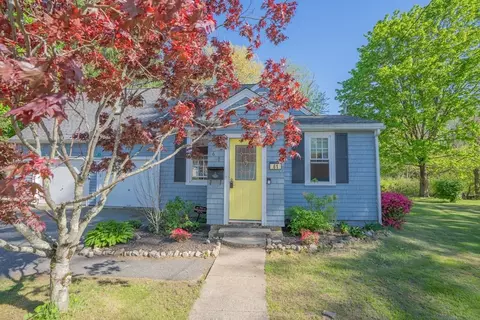 61 Pine Grove Ave, Bellingham, MA 02019