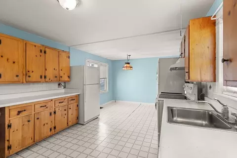 Kitchen - 6 Corliss Ave, Gloucester, MA 01930 photo 2 of 4