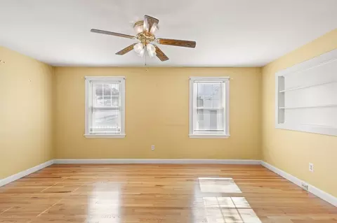 Living - 6 Corliss Ave, Gloucester, MA 01930 photo 2 of 4