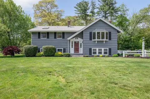 83 Mullen Ln, Dracut, MA 01826